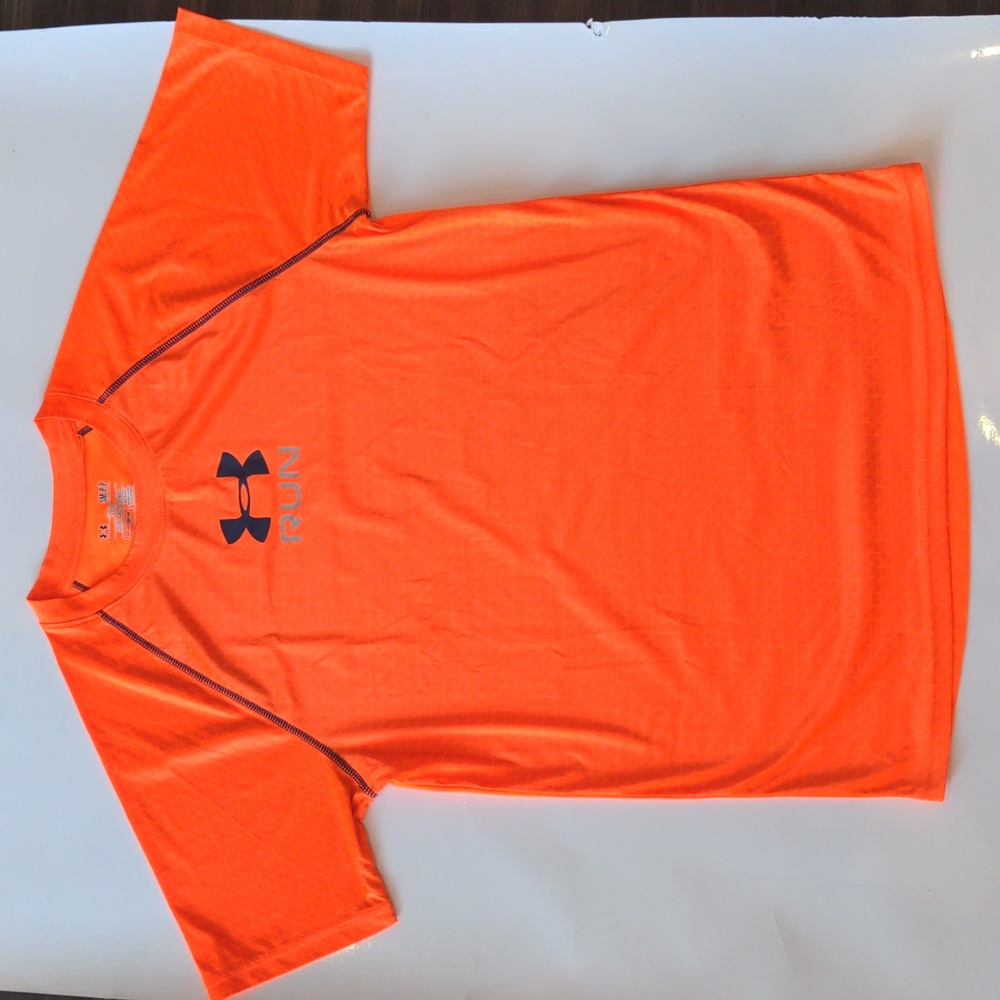 UA Running shirt size Small fitted